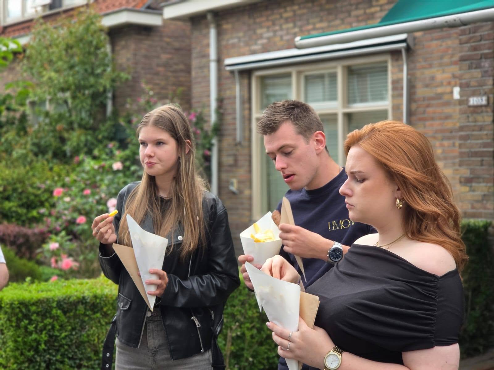 De frietwagen met scherm: Smakelijk eten en graag tot ziens bij De Smulsmurf